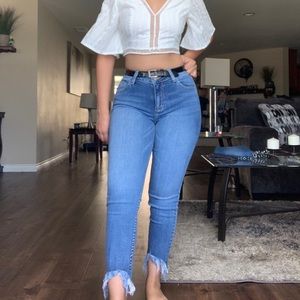 ❗️SOLD❗️Ankle Distressed jeans